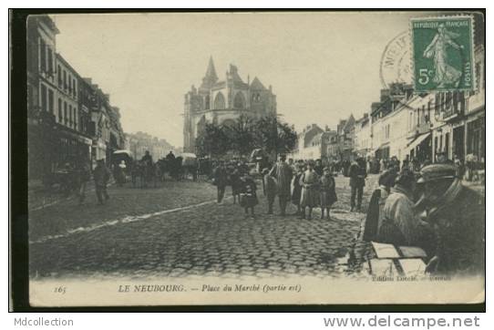 27 LE NEBOURG Place Du Marché - Le Neubourg