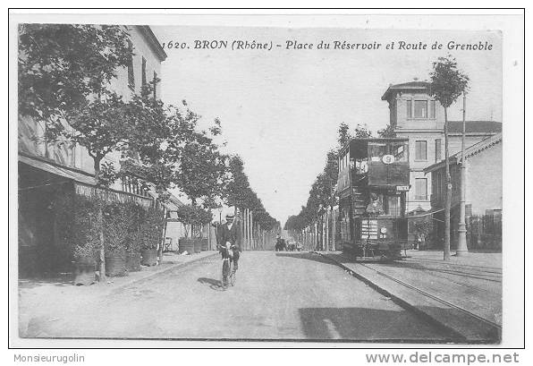 69 )) BRON, Place Du Réservoir Et Route De Grenoble, 1620 / ANIMEE + Tramway - Bron