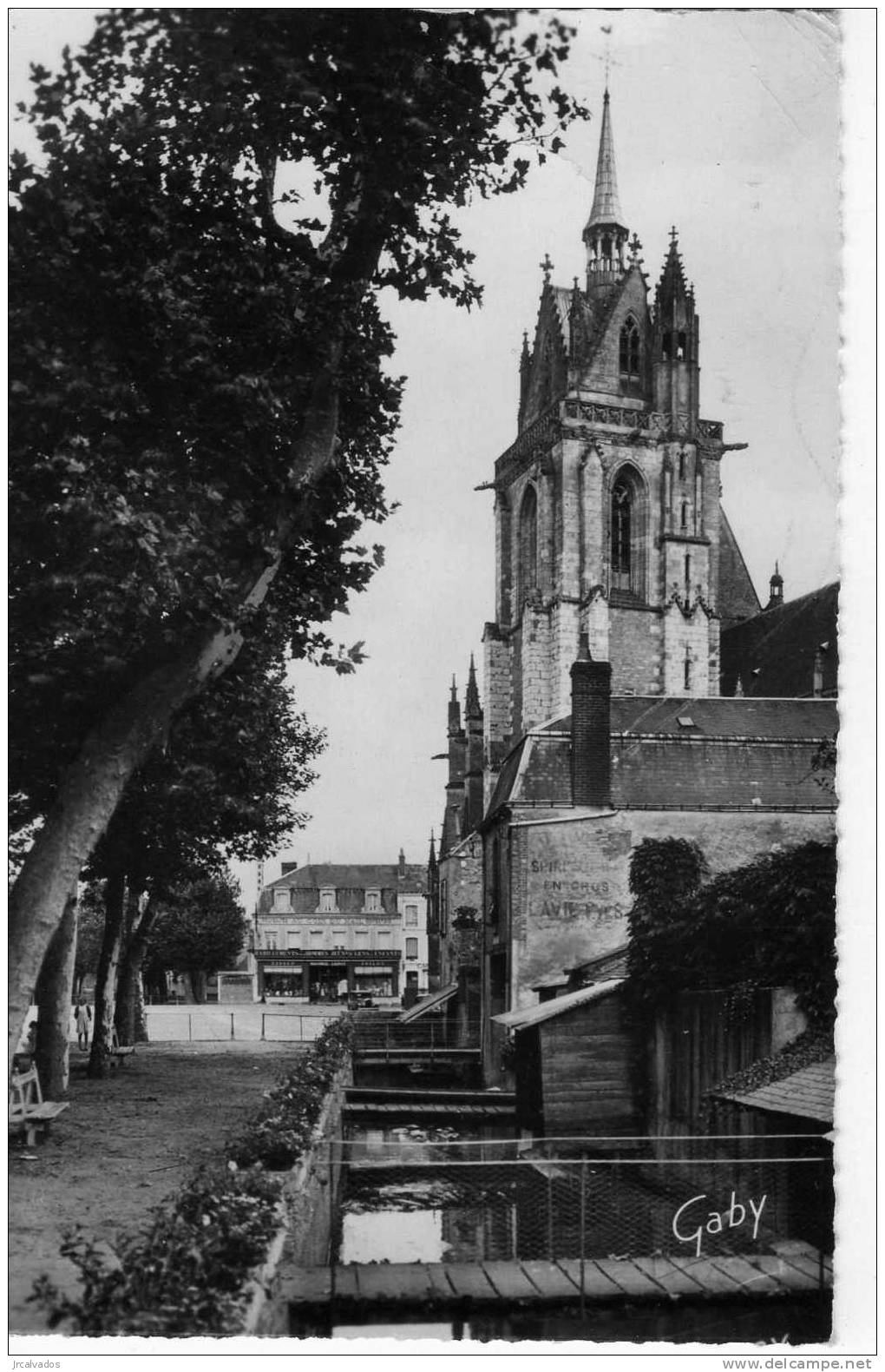 LA FERTE BERNARD  72  Le Mail Et Le Clocher De L´église Notre Dame Des Marais XV Et XVIè - La Ferte Bernard