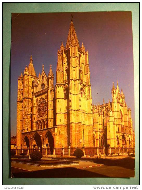 R.7259 CASTILLA Y LEON LEON CATEDRAL SANTA MARIA DE REGLA AÑOS 80 MIRA MAS POSTALES DE ESTA CIUDAD EN MI TIENDA - León