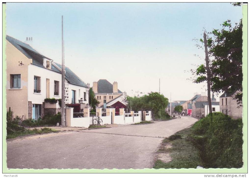 MORBIHAN.ALLAIRE.ROUTE DE SAINT JACUT L ENTREE DU BOURG   ..MODERNE - Allaire