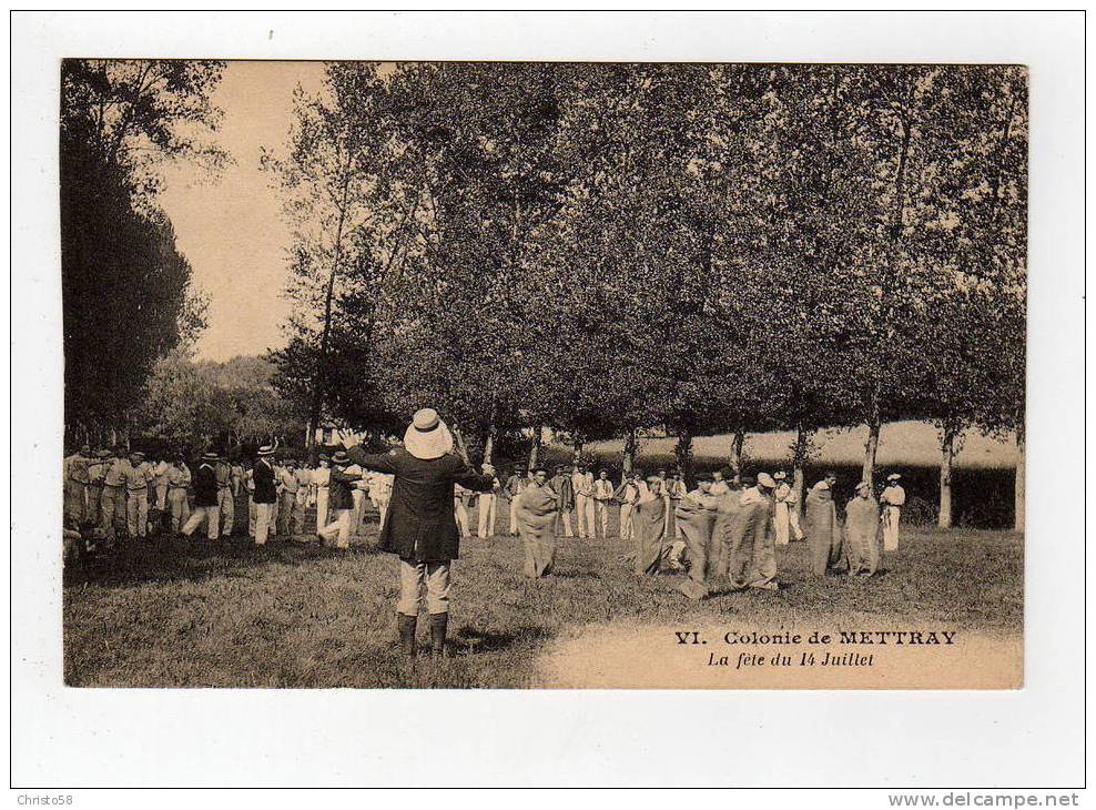 37  METTRAY  Fete Du 14 Juillet   Colonie   Animée  Course En Sacs - Mettray