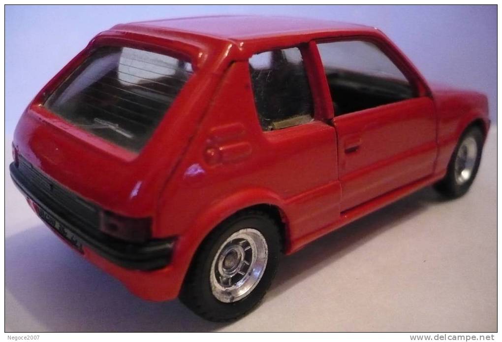 PEUGEOT 205~~SOLIDO~~ 1/43éme Métal   Voir Descriptif - Solido