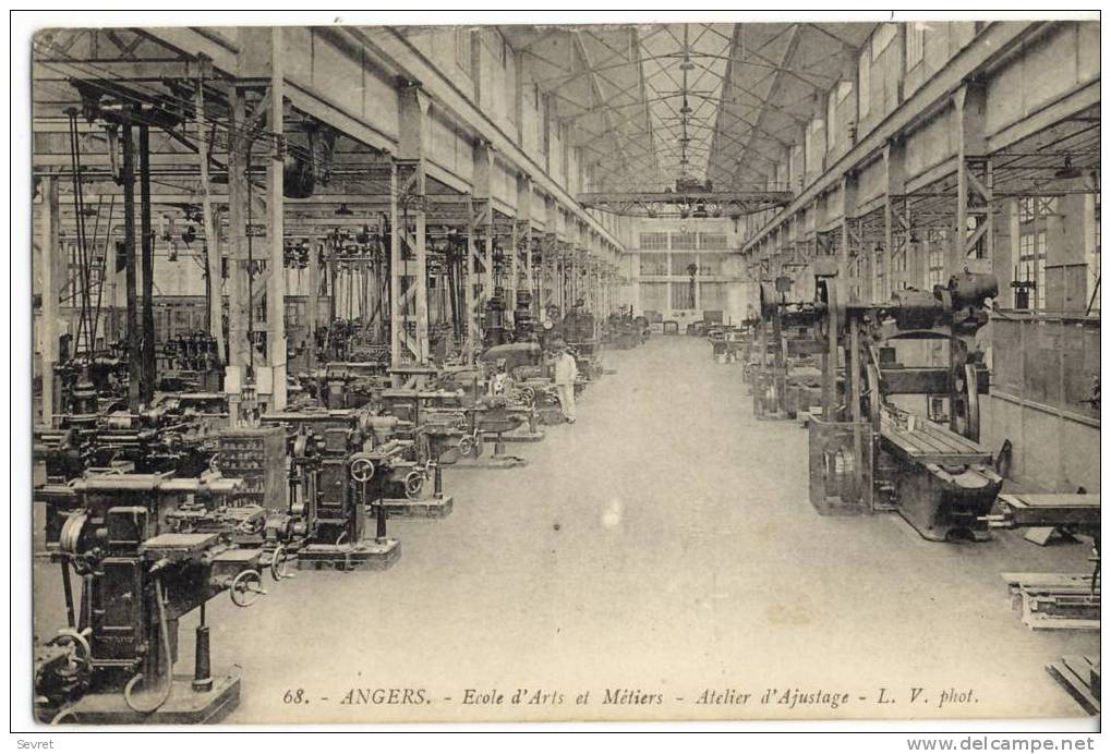 ANGERS. - ECOLE NATIONALE D'ARTS Et METIERS. - Atelier D'Ajustage.N° 68 - Angers