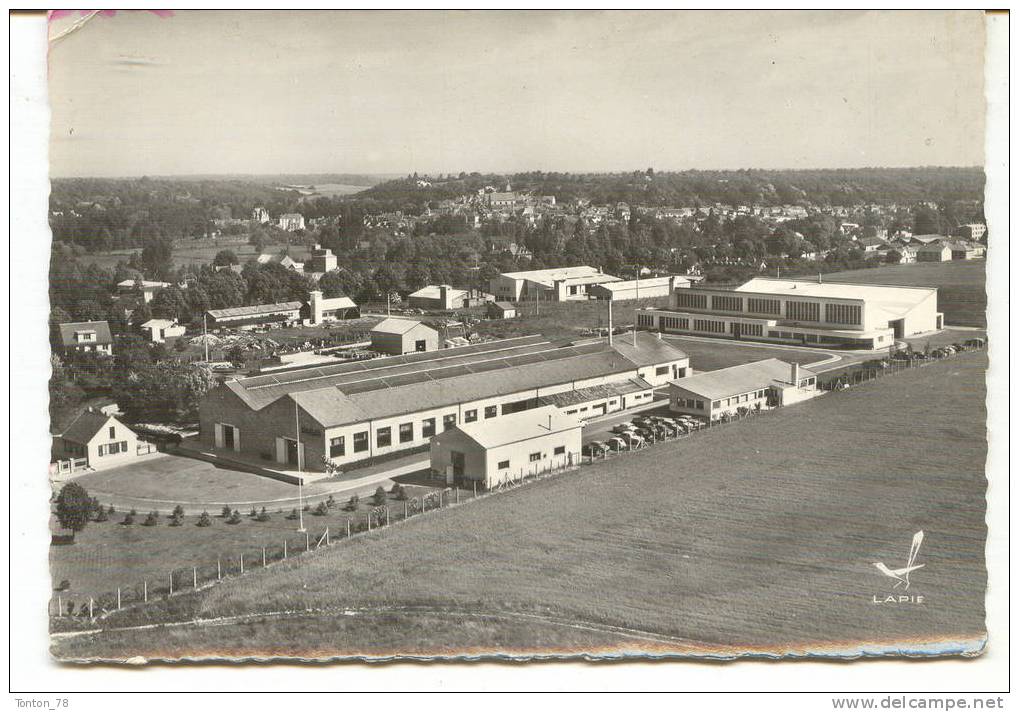 CPSM FORMAT ACTUEL  EPERNON  EN AVION AU DESSUS DE EPERNON  LA ZONE INDUSTRIELLE ET VUE PANORAMIQUE - Other & Unclassified