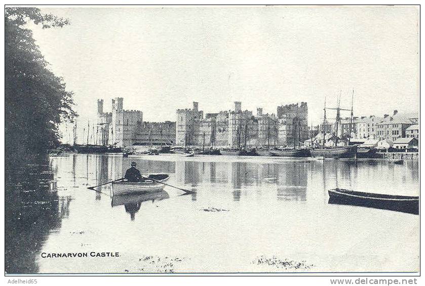 Carnarvon Castle, Man In Rowing Boat, Ca 1905-1910 Publ Photochrom, London - Caernarvonshire