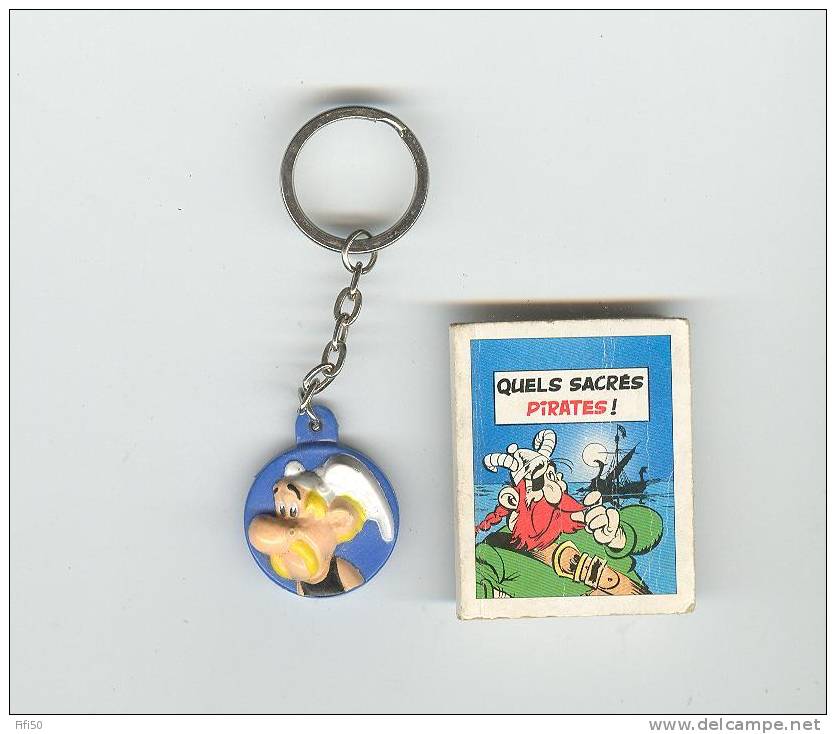 PORTE CLEF PLASTIQUE ASTERIX 2002 GOSCINNY UDERZO Et MINI LIVRE QUELS SACRES PIRATES 1996 PUBLICITE NUTELLA - Asterix & Obelix