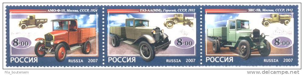 RUSSIA - RUSSIE : 25-10-2007 : (MNH) Set 3v Se-tenant : Russian Motor Industry : The First Native Trucks. - Neufs