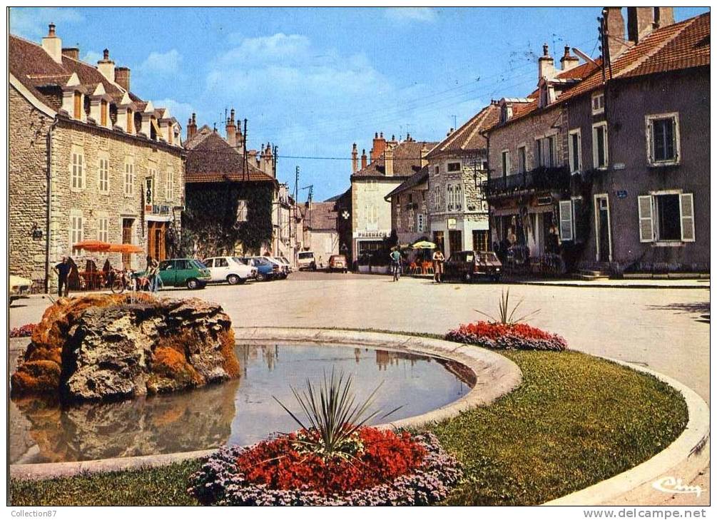 21 - COTE D´OR - MEURSAULT - PLACE De L'HOTEL De VILLE - Meursault