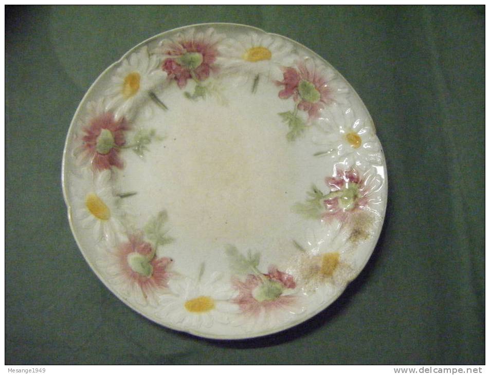 Assiette  Diametre 21.5 Cm Decor Fleurs-marguerite--  Signe St Clement K Et G Use Par Le Temps +anomlies De Fabrication - Saint Clément (FRA)