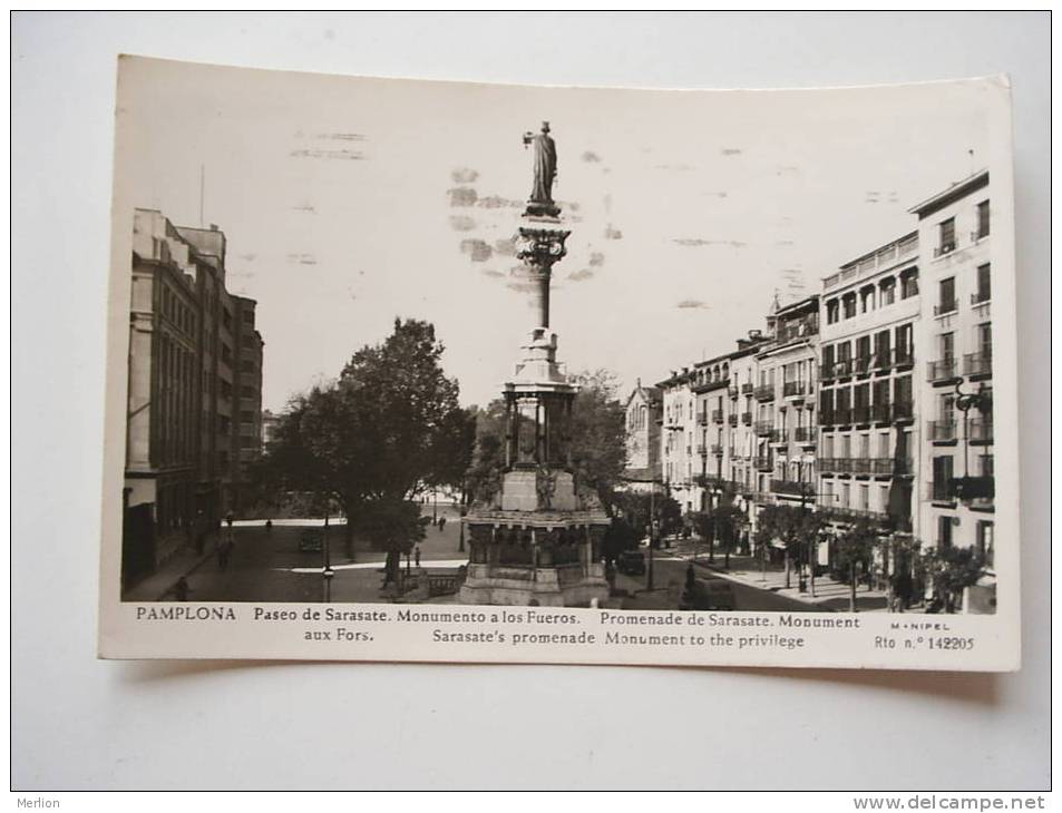 Pamplona - Paseo De Sarasate - Monumento A Los Fueros -   Espana   Cca 1950´s  F  D44918 - Navarra (Pamplona)