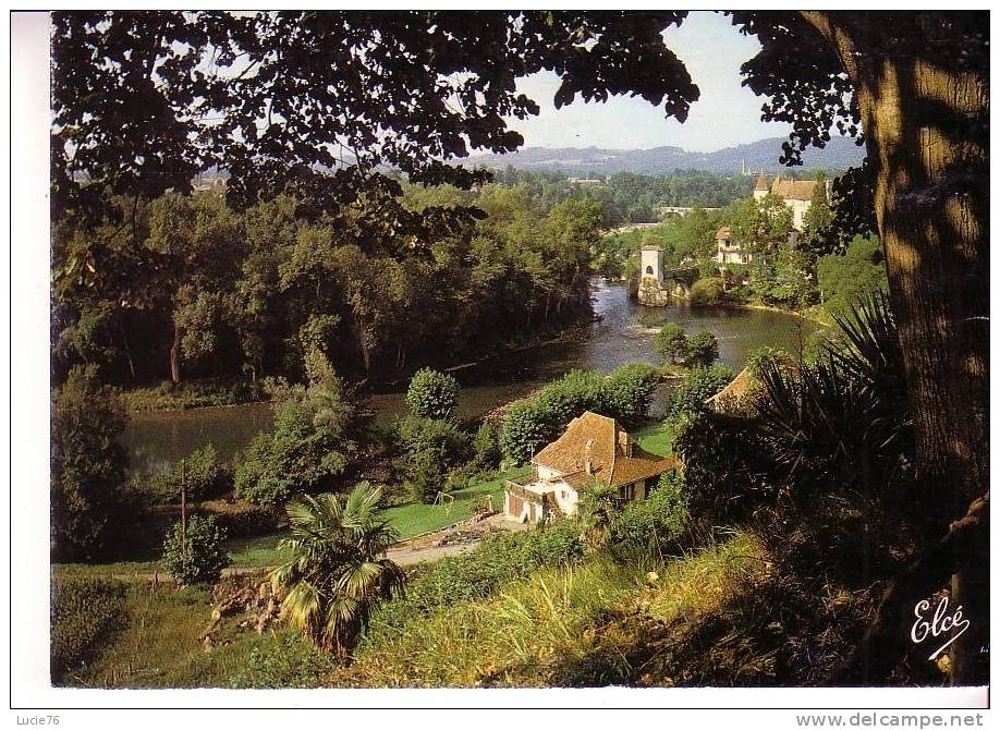 SAUVETERRE DE BEARN  -  Maison Béarnaise, Le Gave Au Fond, Le Pont De La Légende  - N°  9104 - Sauveterre De Bearn