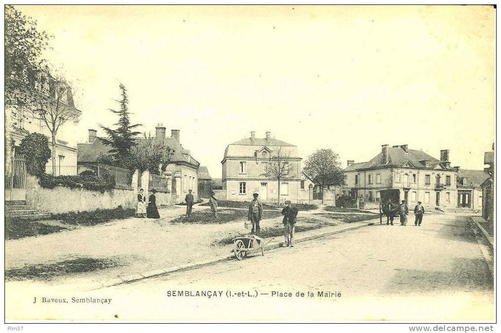 SEMBLANCAY -  Place De La Mairie - Semblançay