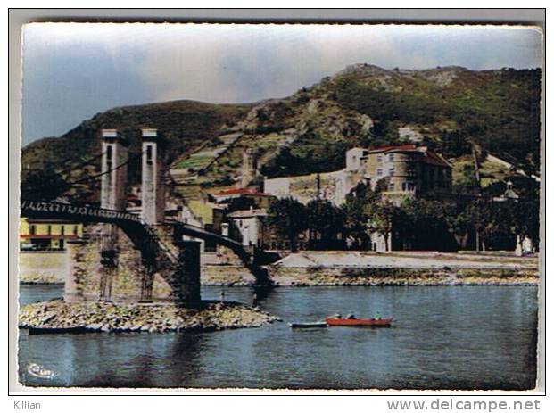 Tournon Le Rhone Et Le Chateau De Tournon - Tournon