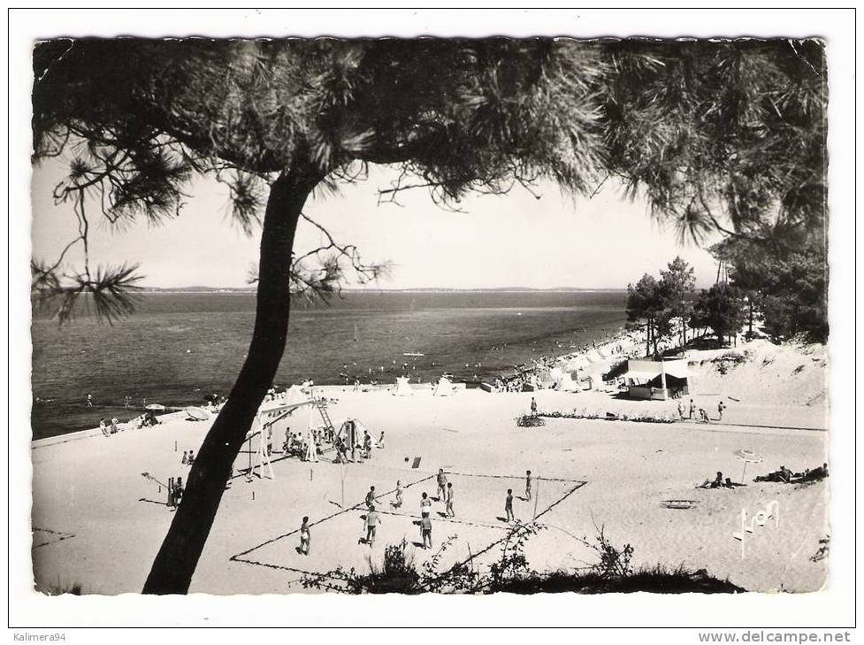 BASSIN D´ARCACHON / LES ABATILLES  ( GIRONDE ) / LA PLAGE  ( Partie De BEACH-VOLLEY = VOLLEYBALL ) - Volleybal