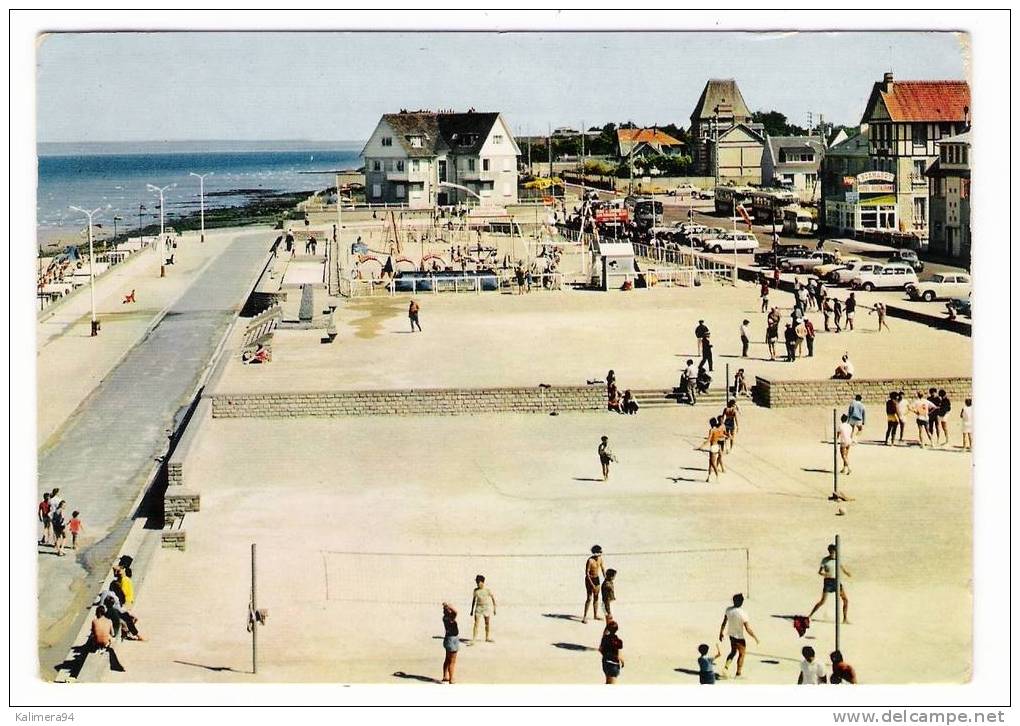 CALVADOS  /  LANGRUNE-sur-MER  /  PLACE  DU  6  JUIN  1944  ET  LES  JEUX   ( 2 Parties De BEACH-VOLLEY = VOLLEYBALL ) - Pallavolo