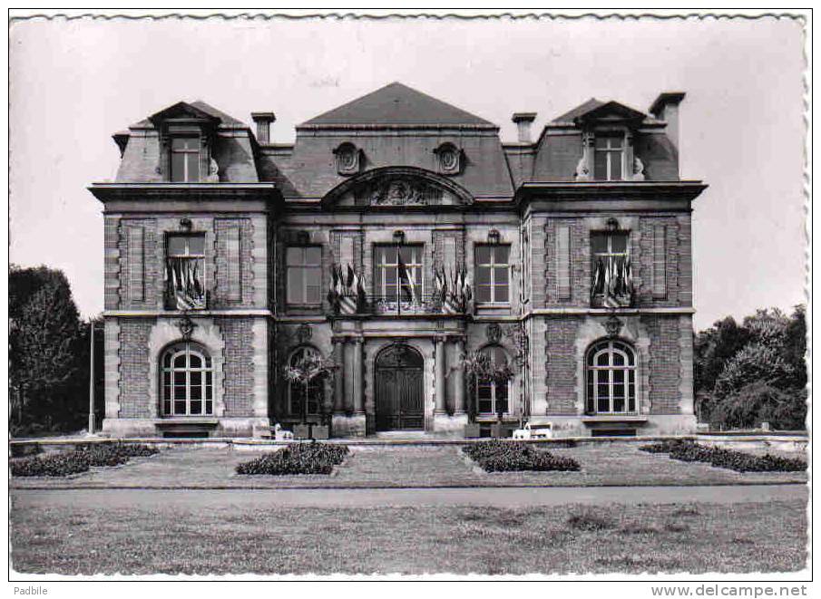 Carte Postale 59. Lambersart   L'Hotel De Ville Trés Beau Plan - Lambersart