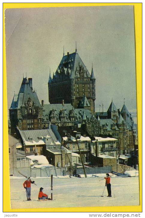 QUEBEC P.Q. CANADA Girl Skieres With Chateau Frontenac Hotel In Background - Québec - Château Frontenac