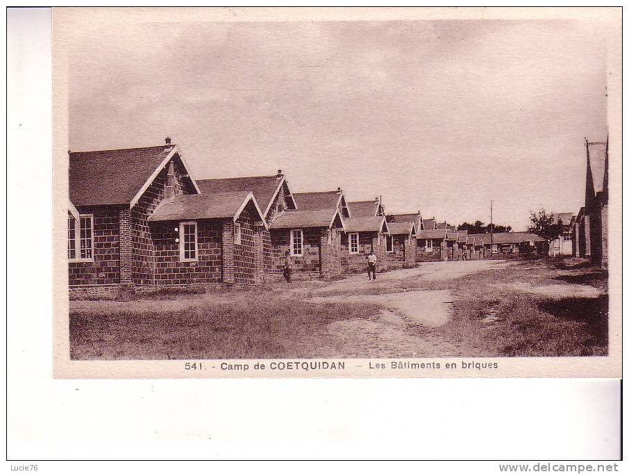 CAMP DE COETQUIDAN -  Les Bâtiments En Briques    - N° 541 - Guer Coetquidan