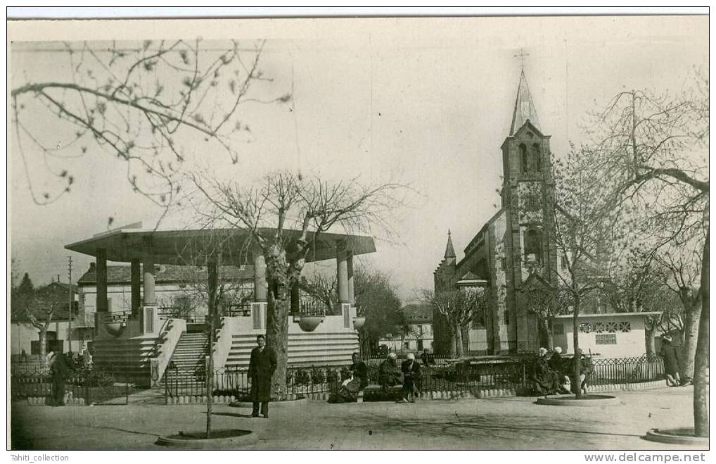 MEDEA - Place De LaRépublique Et L'Eglise - Medea