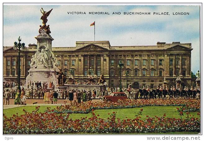 London Victorial Memorial And Buckingham Palace - Buckingham Palace
