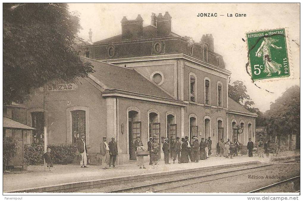 JONZAC .  La Gare - Jonzac