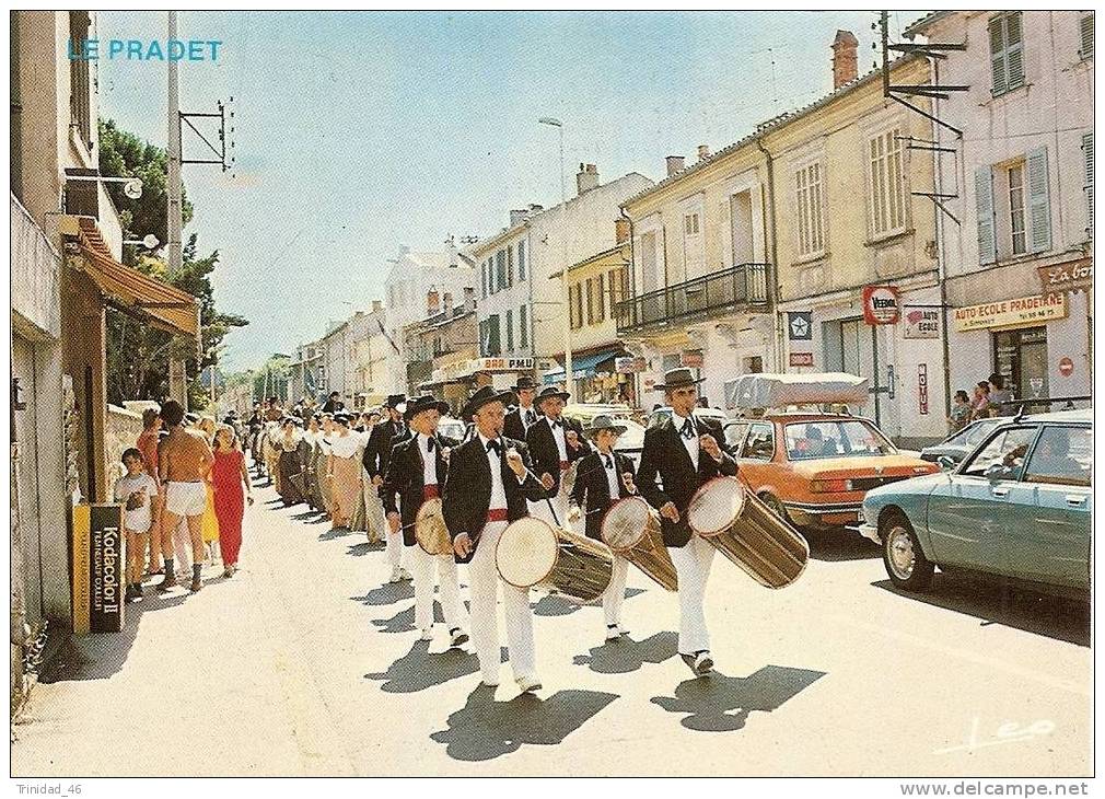 LE PRADET  ( DEFILE DE TAMBOURINAIRES DANS LA GRANDE RUE )  T B E  ! ! ! - Le Pradet