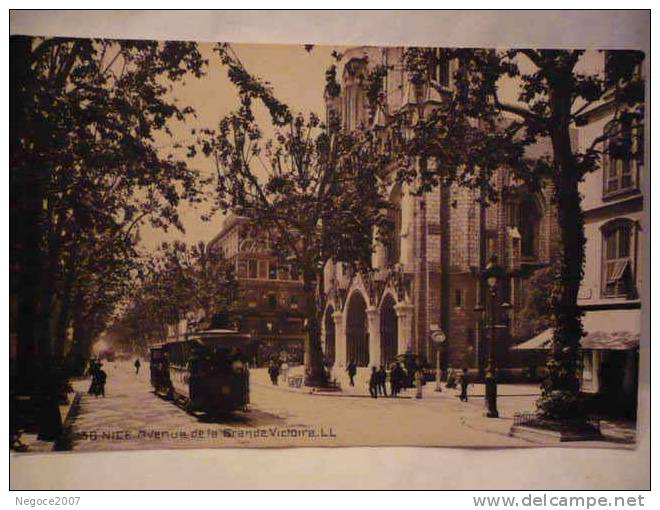 NICE  : Avenue De La Grande Victoire ( Beau Plan De Tram ) - Scènes Du Vieux-Nice