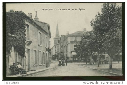 42 ANDREZIEUX BOUTHEON La Place Et Rue De L'eglise - Andrézieux-Bouthéon