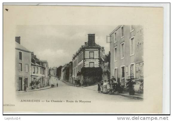 J 66 / CPA  AMBRIERES  (53)   LA CHAUSSEE ROUTE DE MAYENNE - Ambrieres Les Vallees