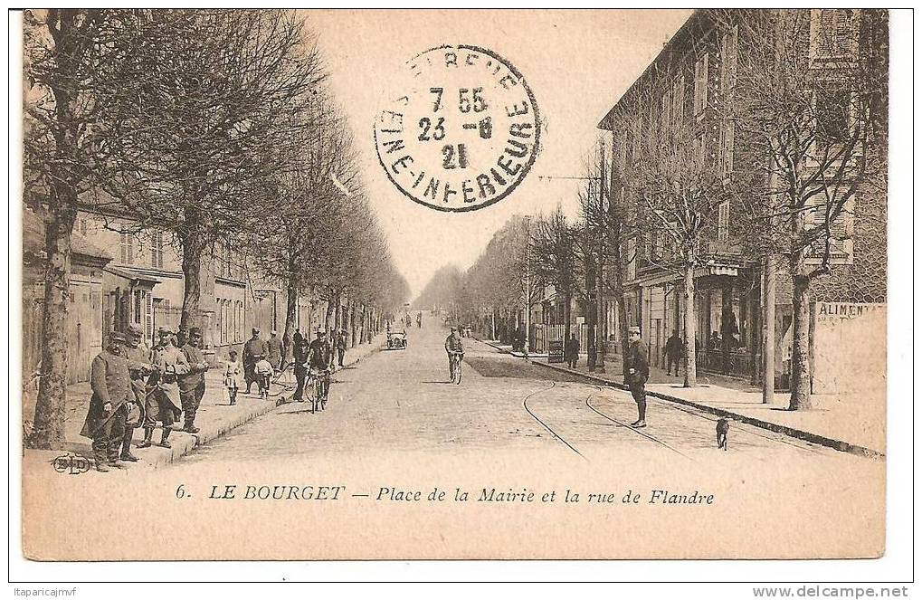 CARTE POSTALE    :      LE BOURGET  : Place De La Mairie Et La Rue De Flandre - Le Bourget