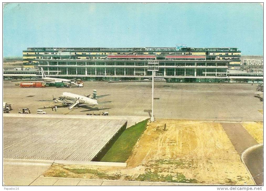 94 - Aéroport De Paris-Orly - L'aérogare Vue De La Tour De Contrôle - éd. P.I. N° 137 (non Circulée) - Orly