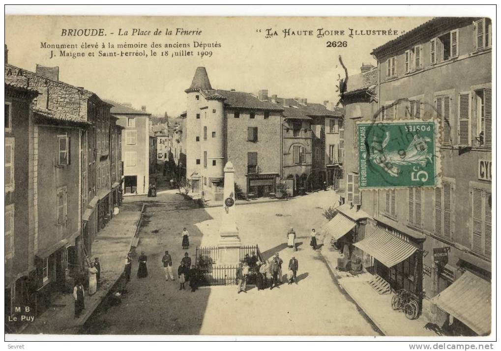 BRIOUDE. - La Place De La Fènerie. Animation. - Brioude