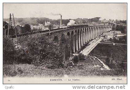 Barentin : Le Viaduc , Passage Du Train - Barentin