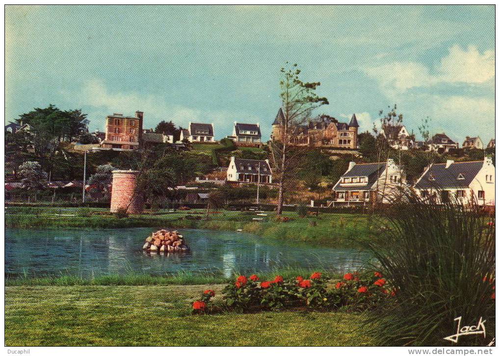 TREBEURDEN LE JARDIN PUBLIC PRES DE LA PLAGE - Trébeurden