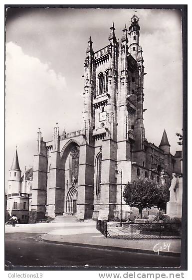 PUY DE DOME - Ambert - Eglise Saint Jean - Ambert