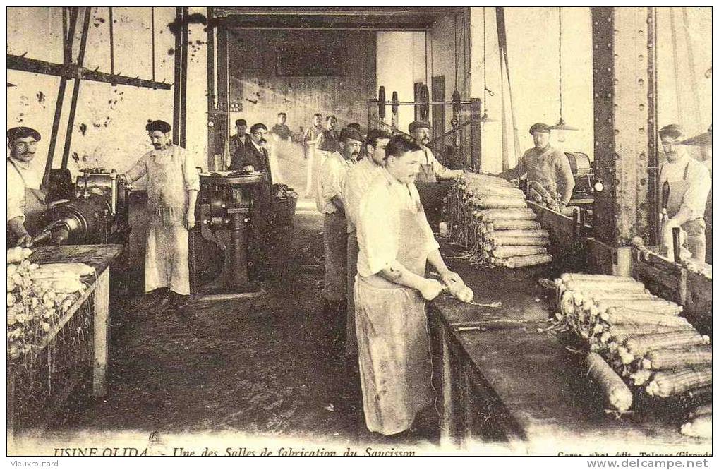 CPA. REPRO.  USINE OLIDA. UNE DES SALLES DE FABRICATION DU SAUCISSON. - Industrie