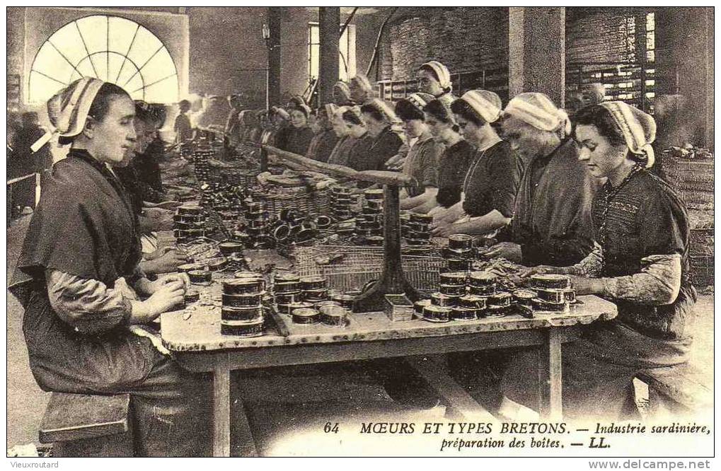 CPA. REPRO. INDUSTRIE SARDINIERE, PREPARATION DES BOITES. MOEURS ET TYPES BRETONS. - Industrie