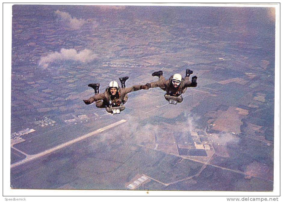 13723 Parachutisme, Armée . Sans Légende N°18 Dujardin Pau .  Parachutiste Avion - Parachutespringen