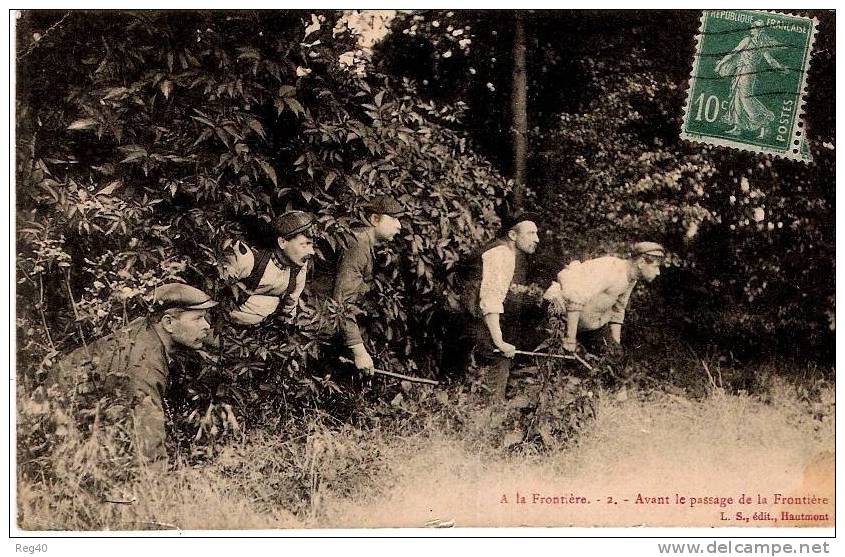 A LA FRONTIERE  - Avant Le Passage De La Frontière - Douane