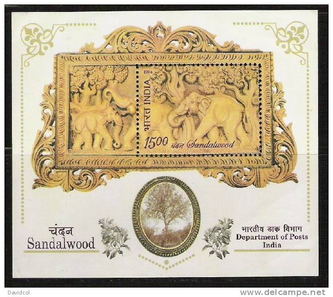 R253.-.INDIA.- ELEPHANTS / ELEFANTES .- S/S SANDALWOOD FRAGANCE . - Olifanten