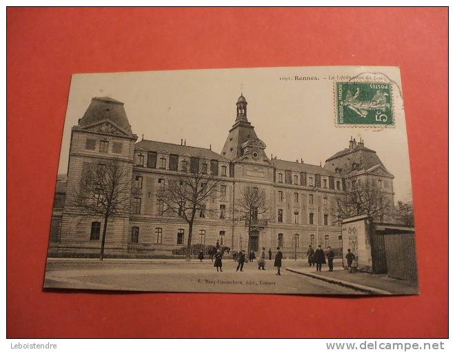 CPA (35-ILLE ET VILAINE)-RENNES-LE LYCEE  (VUE DE FACE)-ANIMEE-CARTE EN BON ETAT - Rennes