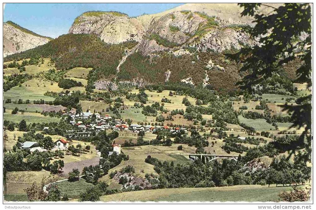 MIEUSSY 74 Vue Générale Et Le Pont Du Diable Sur Le Giffre 1960 - Mieussy