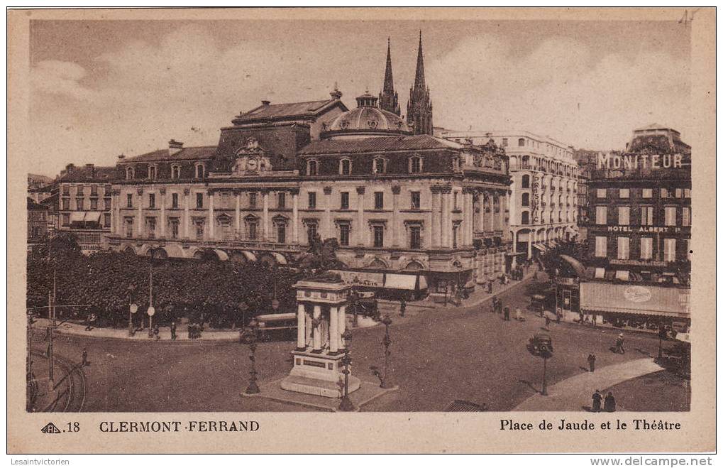 CLERMONT-FERRAND PUY-DE-DOME PLACE DE JAUDE ET THEATRE N°18 - Clermont Ferrand