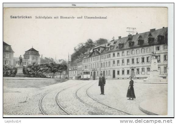 J 369 / CPA      ALLEMAGNE  SAARBRUCKEN SCHLOBPLATZ MIT BISMARCK UND ULANENDENKMAL - Saarbrücken