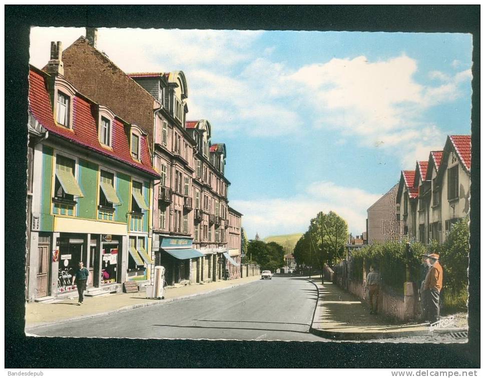 CPSM - Freyming ( Moselle 57) - Rue Emile Huchet ( Animée Commerce Pompe Essence Ed. De L´ EUROPE PIERRON 6257) - Freyming Merlebach