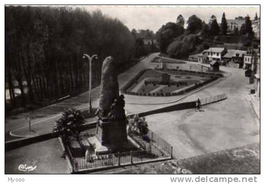 22 QUINTIN Le Monument Et La Vallee - Quintin