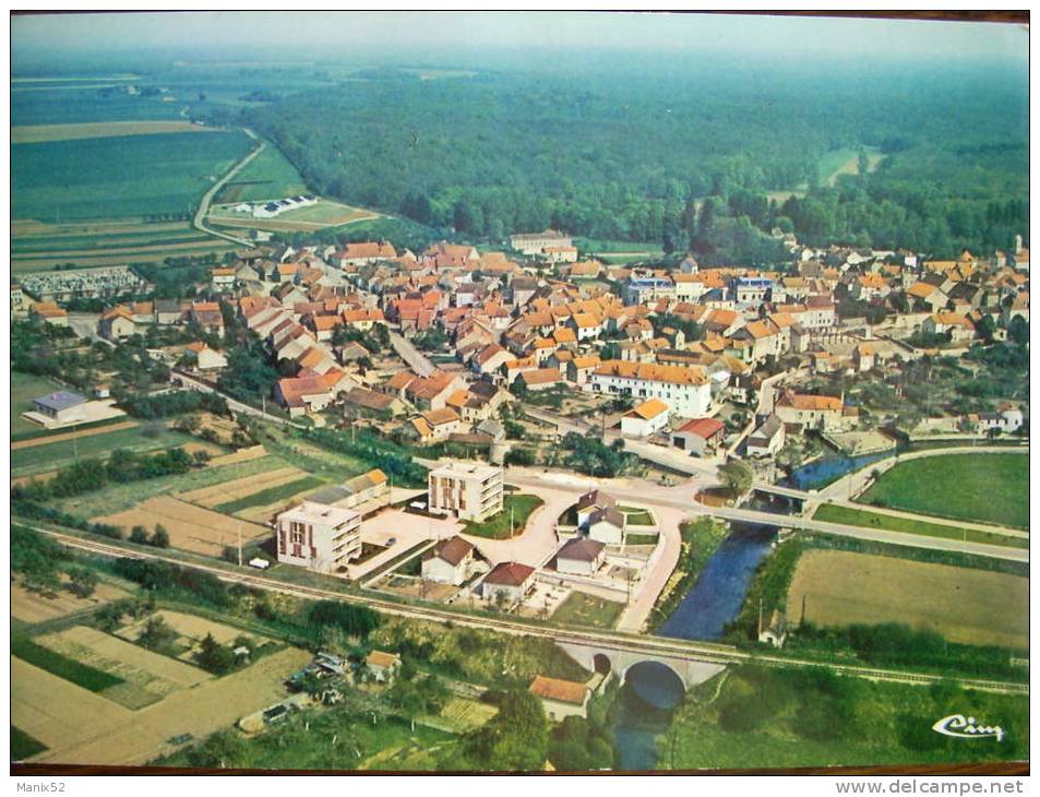 52 - CHATEAUVILLAIN - Vue Générale Aérienne. - Chateauvillain