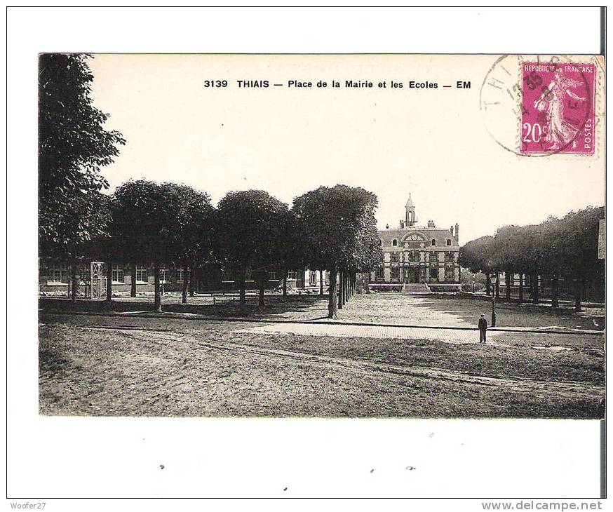 CPA THIAIS  Place De La Mairie Et Les écoles - Thiais