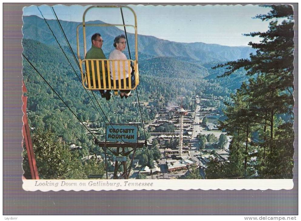 Looking Down On Gatlinburg - Skylift On Crockett Mountain , Tennessee - Otros & Sin Clasificación